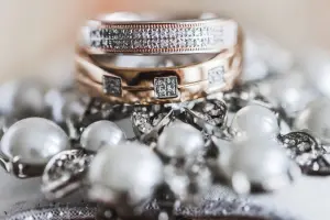 Gold Weitere Fragen – FAQ Goldschmuck